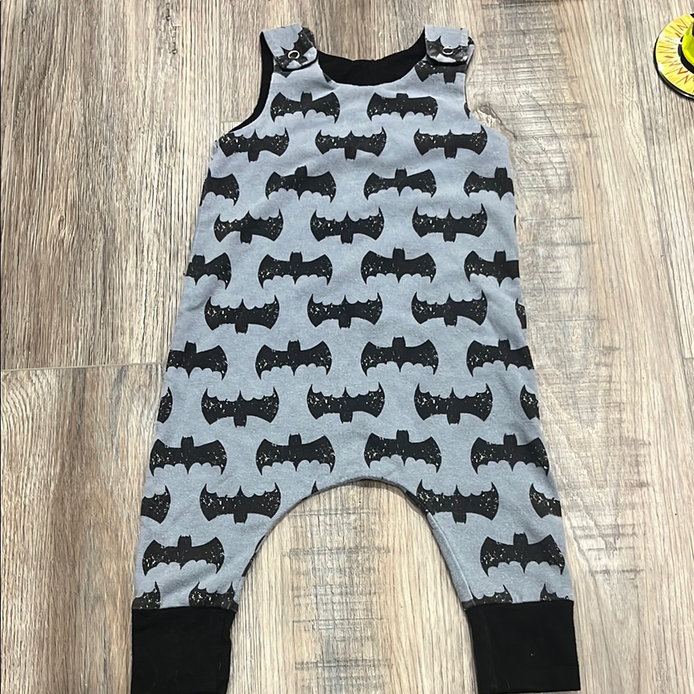 🇨🇦 Small Shop Batman Jumpsuit